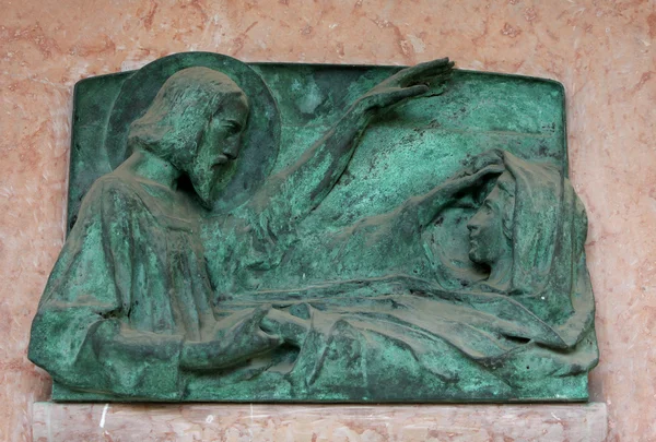 Detalle de una escultura de luto en un cementerio de Mirogoj en Zagreb — Foto de Stock