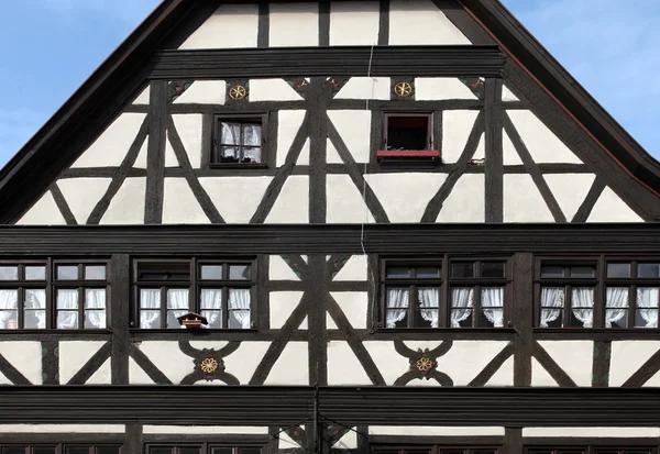 Casa antigua de entramado de madera en Gemunden, Alemania —  Fotos de Stock