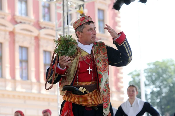 Medlemmar i folkgruppen Dubrovacki Primorski SVATOVI från Gornja Sela, Kroatien — Stockfoto