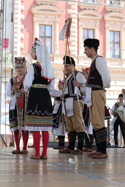 Zagreb, Horvátország - július 17-én: A népi tagjai csoport Kitka Istibanja, Macedónia alatt 49 nemzetközi folklór fesztivál és Zágráb, Horvátország, a 2015. július 17. — Stock Fotó