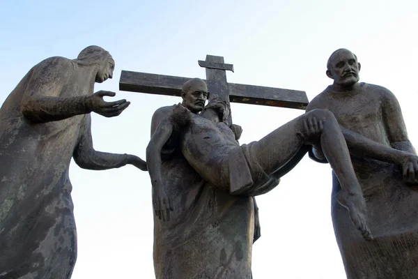 13 Estações da Cruz, o corpo de Jesus é removido da cruz — Fotografia de Stock