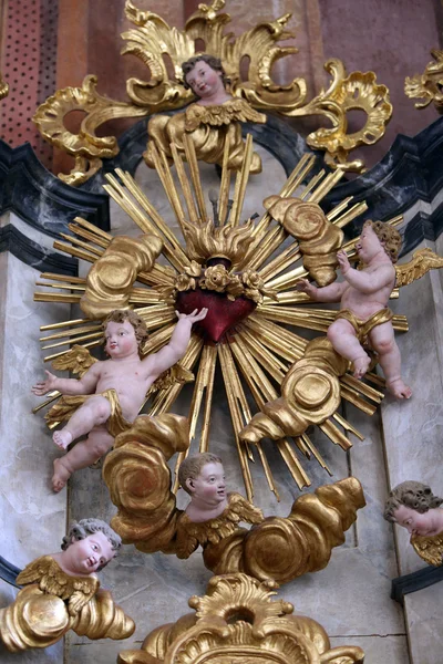 Sagrado Coração de Jesus cercado de anjos — Fotografia de Stock