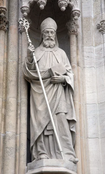 San Cirilo, portal de la catedral de Zagreb — Foto de Stock