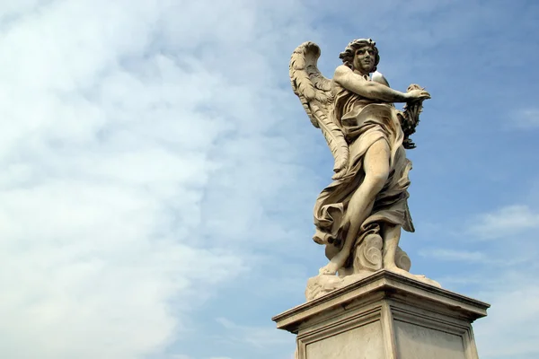 Ángel de Bernini a lo largo del puente del Santo Ángel en Roma —  Fotos de Stock