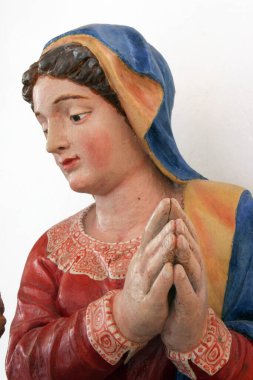 Bakire Meryem, Hırvatistan 'ın Svetvincenat kentindeki Bakire Meryem Kilisesinde heykel