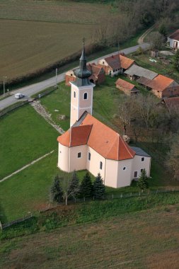 Hırvatistan 'ın Zrinjski Topolovac kentindeki Aziz Mikail Kilisesi