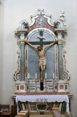 Hırvatistan 'ın Vizinada kentindeki Aziz Jerome kilisesindeki Kutsal Haç sunağı.