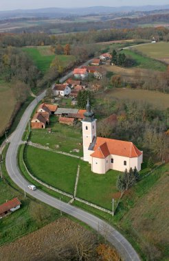 Hırvatistan 'ın Zrinjski Topolovac kentindeki Aziz Mikail Kilisesi