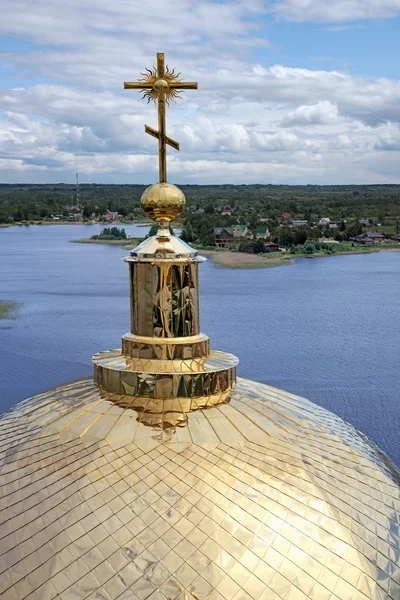 Kolostor Nilov.View, a dome katedrális és a tó Seliger. Russ — Stock Fotó