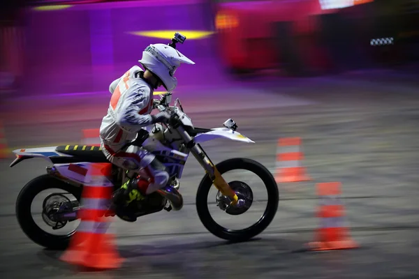 Rider op de Freestyle motorcross — Stockfoto