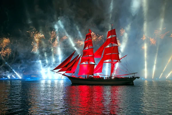 Celebration Scarlet Sails show during the White Nights Festival — Stock Photo, Image