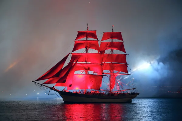 Celebration Scarlet Sails show during the White Nights Festival — Stock Photo, Image