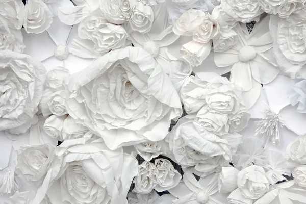 ホワイト ペーパーの花から装飾的な背景 — ストック写真
