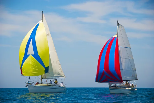 Tel aviv, israel - 15. Mai 2010: Wettbewerb "ofek yachts cup". — Stockfoto