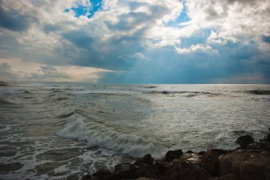 Kuzey İsrail sahile sadece fırtına başlamadan önce.