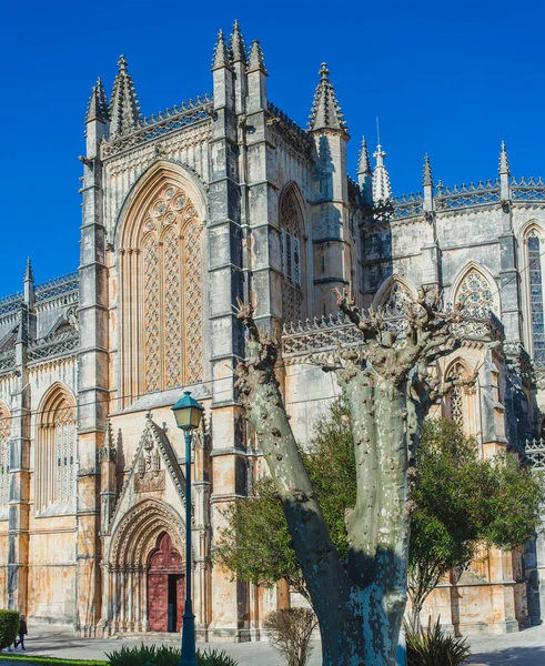 Fachada Com Baixo Relevo Antigo Mosteiro Portugal — Fotografia de Stock