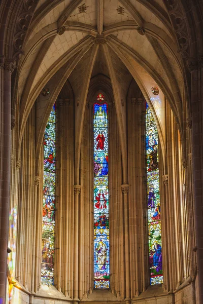Lichter Aus Glasmalerei Saal Eines Alten Gotischen Klosters — Stockfoto