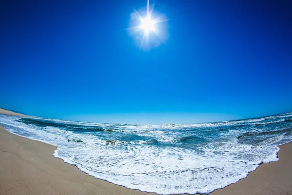 Golven Van Atlantische Oceaan Een Zonnige Dag Aan Portugese Kust — Stockfoto