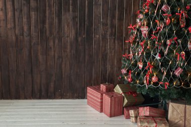 ahşap arka plan ve Noel ağacı