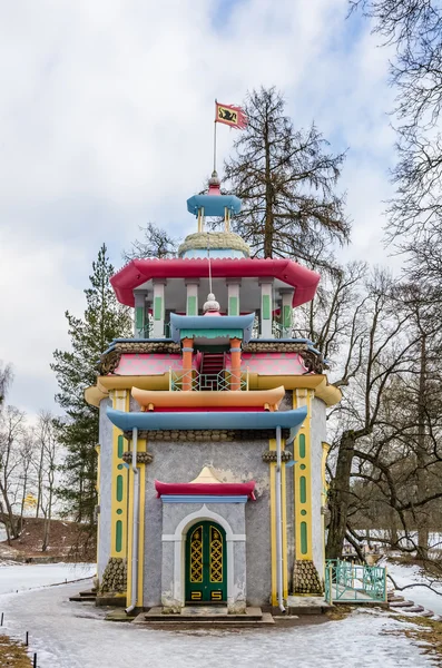 Chinesischer Pavillon im Katharinenpark in Zarskoje selo — Stockfoto