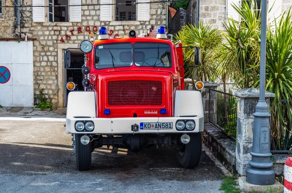 Brandbil i Kotor, Montenegro — Stockfoto