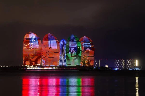 Scenic Nachtzicht Van Kogels Phoenix Eiland Met Achtergrondverlichting Reflectie Een — Stockfoto