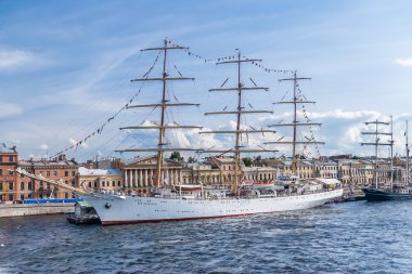 Yelkenli yarışı, saint-petersburg üzerinde