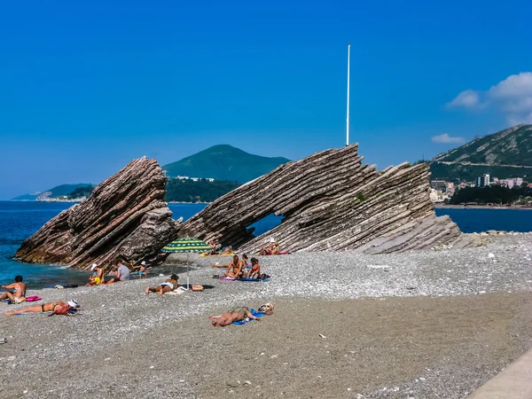 ビーチ rafailovici、モンテネグロで表示します。 — ストック写真