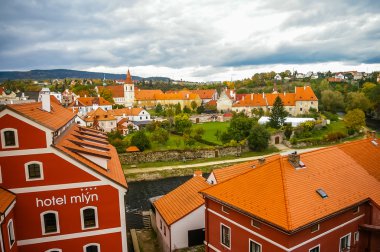 leyleklerin cesky krumlov içinde görüntüleyin