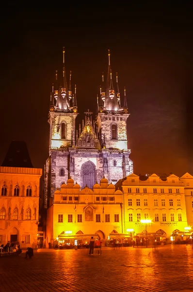 Night view on Church of Our Lady before Tyn — Stock Photo, Image