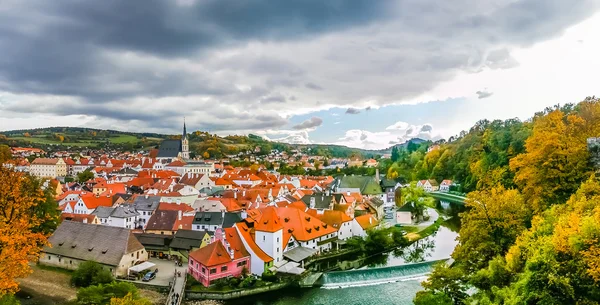 Bekijken op rode daken in cesky krumlov — Stockfoto