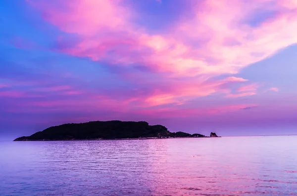 Sveti Nikola Adası gün batımı görünümü — Stok fotoğraf