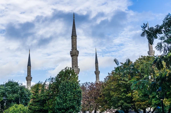 Prohlédni si na minarety v Istanbulu — Stock fotografie