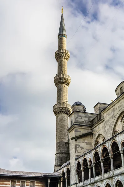 Prohlédni si na minarety Modrá mešita v Istanbulu — Stock fotografie