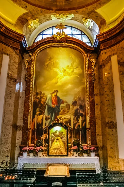Δείτε την εικόνα σε Karlskirche στη Βιέννη — Φωτογραφία Αρχείου