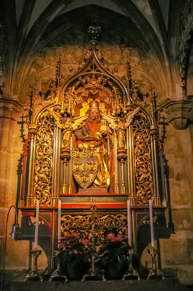 Interiör bild av kyrkan i Wien — Stockfoto
