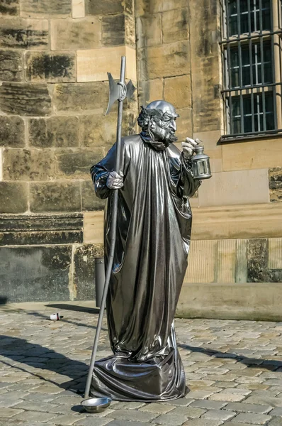 Street actor near Frauenkirche temple in Dresden — Stock Photo, Image