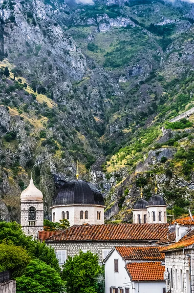 Blick auf Kirche in der Festung Kotor — Stockfoto