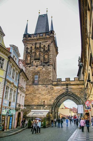 Blick auf Pulverturm in Prag, Tschechische Republik — Stockfoto