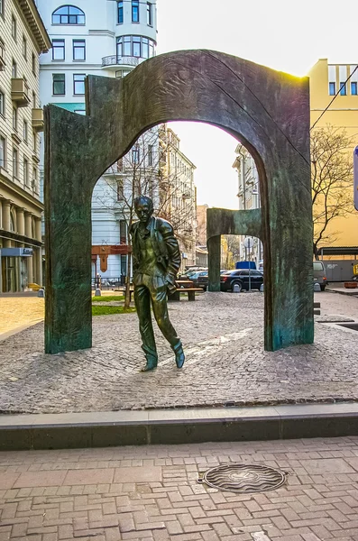 Monument of famous poet Bulat Okudzhava in Moscow — Stock Photo, Image