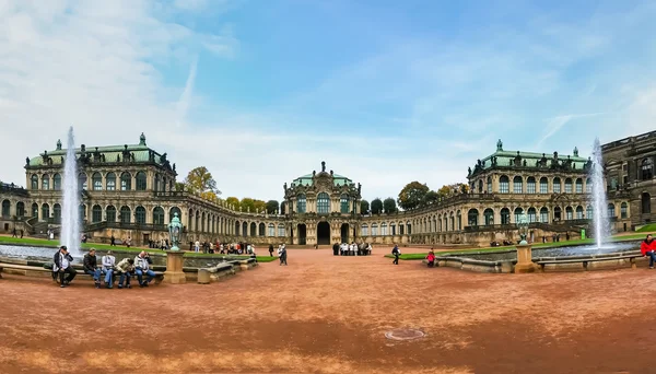 Vista sobre el Palacio Zwinger en Dresde, Alemania —  Fotos de Stock