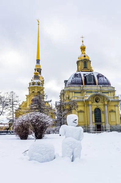 Zobacz na bałwana w Piotr i Paul twierdzy w Sankt-Petersburgu — Zdjęcie stockowe