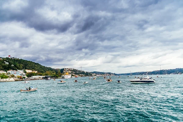 Paysage urbain d'Istanbul et panorama du Bosphore — Photo