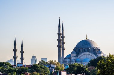 Istanbul'da cami görüntüleyin