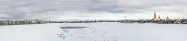 Vista da Fortaleza de Pedro e Paulo em São Petersburgo, Rússia — Fotografia de Stock