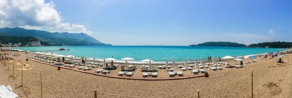 Panoramablick auf Strand und Meer — Stockfoto