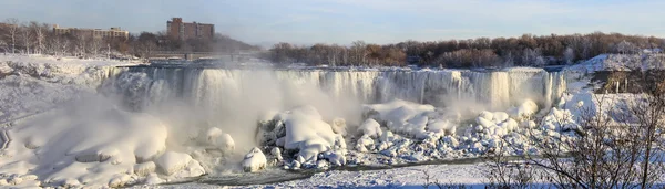 Niagara sınır Ontario Nehri üzerinde ABD ve Kanada Ontario arasında kış döneminde düşüyor — Stok fotoğraf