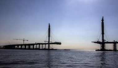 Neva Nehri üzerinde köprü ve otoyol İnşaat 