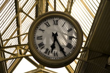 eski tren istasyonu saat