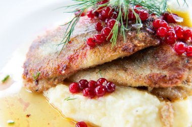 İsveçli geleneksel incelik strommingsflundra olarak da bilinir